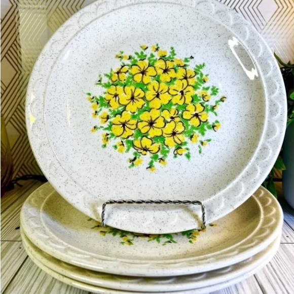 HOMER Laughlin Sandstone Speckled Yellow Floral Sided Dinner Plate Set 4 Grenada - Picture 3 of 4